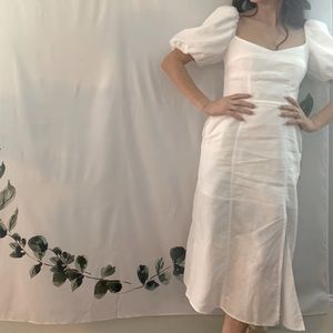 White Banana Republic puffy sleeve dress